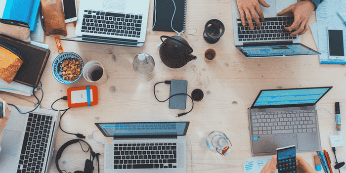 Kisaw dwe konen anvan wachte yon òdinatè?